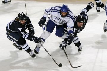 开云体育官网-赛道上的逆袭，塞恩斯关键超车助阿斯顿马丁力压哈斯车队