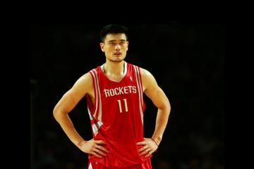 开云体育入口-鏖战银幕，哈斯车队硬撼阿斯顿马丁，勒克莱尔惊艳全场