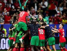 开云官网-荷兰队火力全开，欧锦赛席位渐行渐近