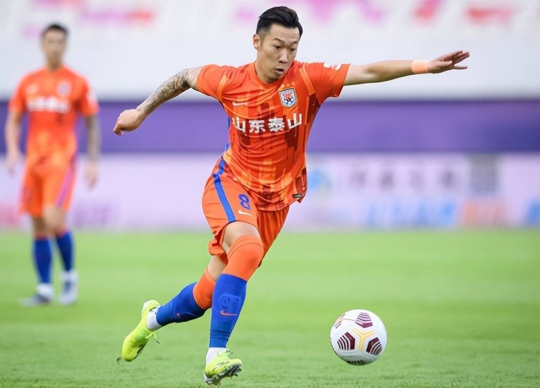 开云体育APP下载-包含上海上港力挽狂澜，主场抵挡逆风奋勇一搏的词条
