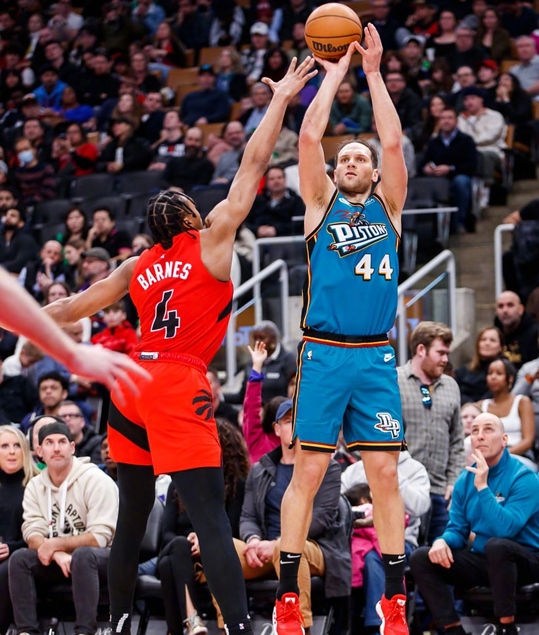 开云体育下载-猛龙力克活塞，洛瑞飙中30分