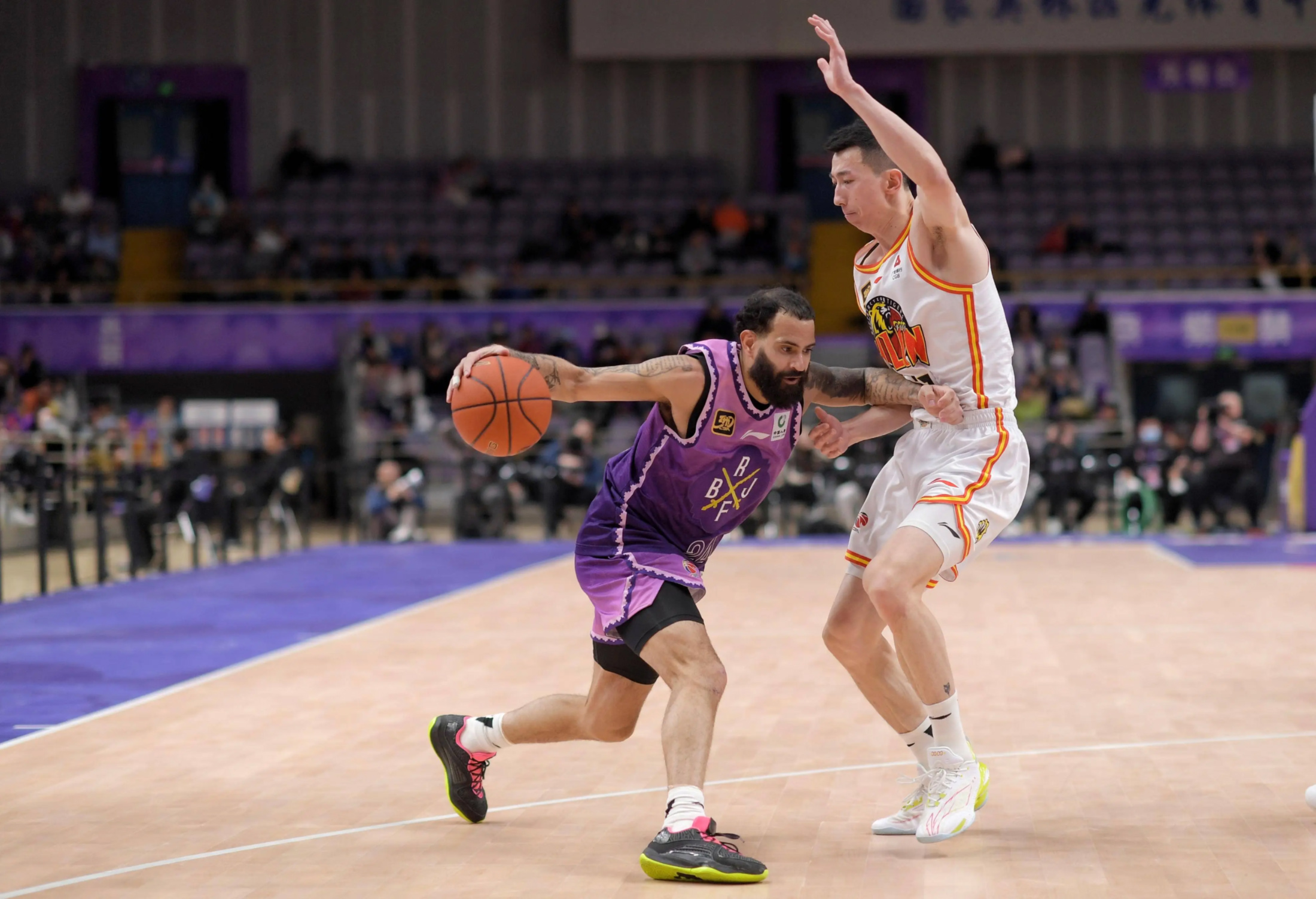 开云体育中国-山东队险胜鹈鹕,布伦森扛起全队的简单介绍