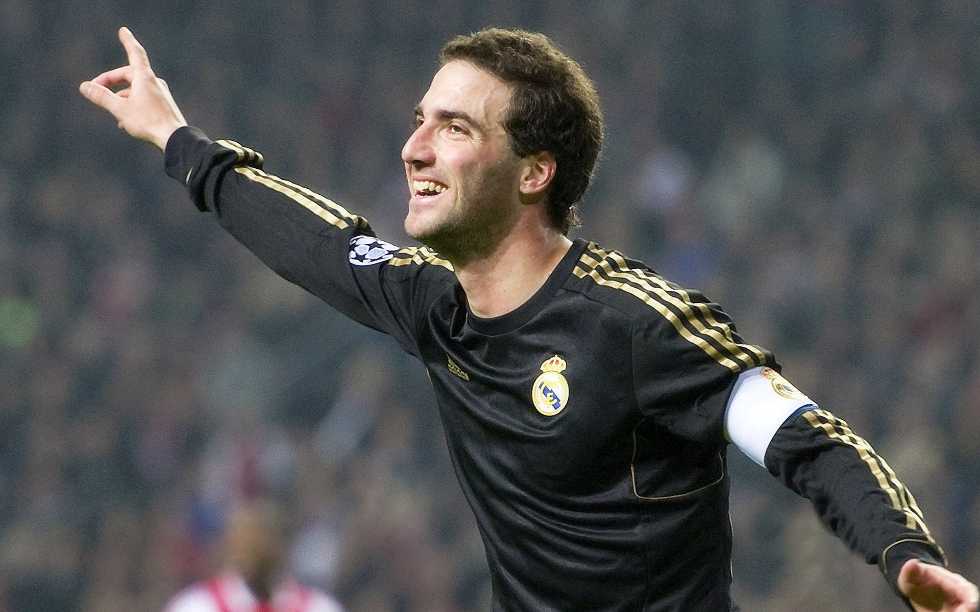 开云官方app入口-乔治觉醒之夜，当个体锋芒照亮整片森林