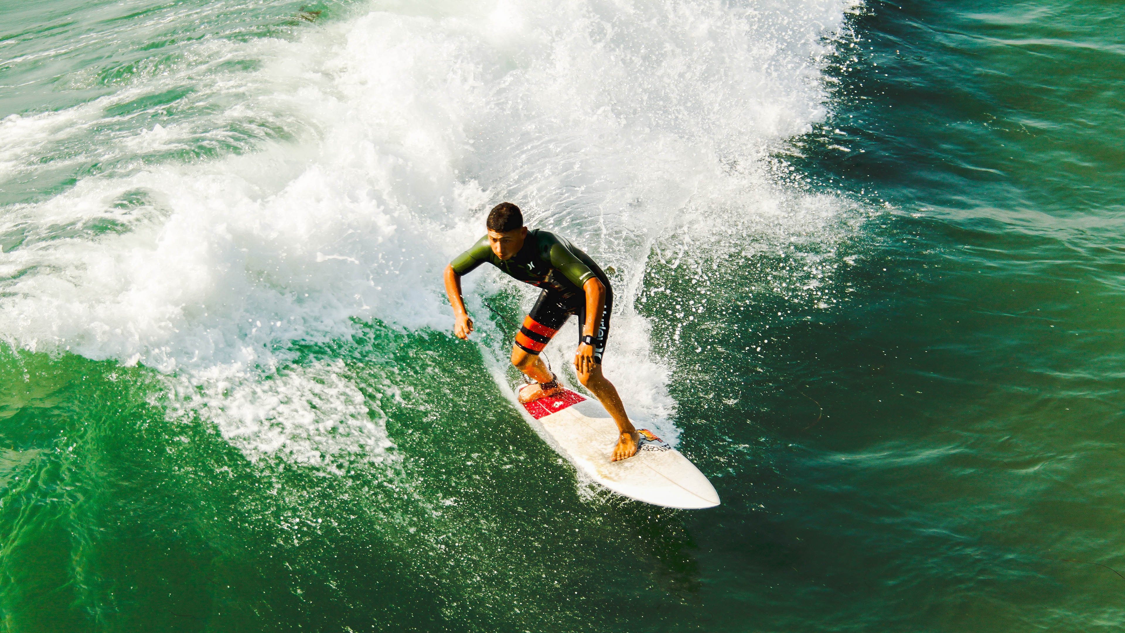 开云体育中国-跨界天神，NBA总决赛之夜，哈德利·哈弗茨用足球灵魂彻底肢解篮球防线