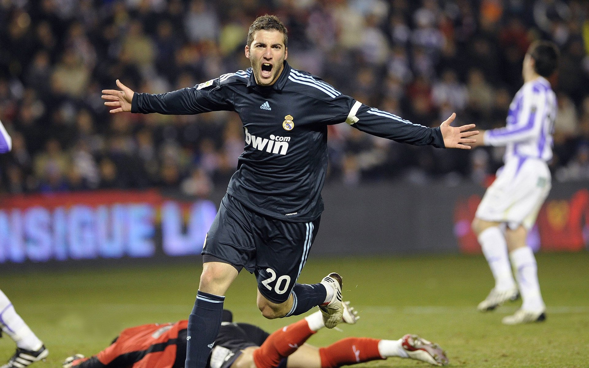 开云体育app-奇迹之夜，克罗地亚格子战车逆转切尔西，萨内一传一射点燃全场