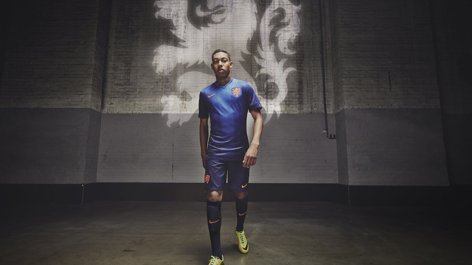 开云体育平台APP-柏林穹顶下的银色风暴